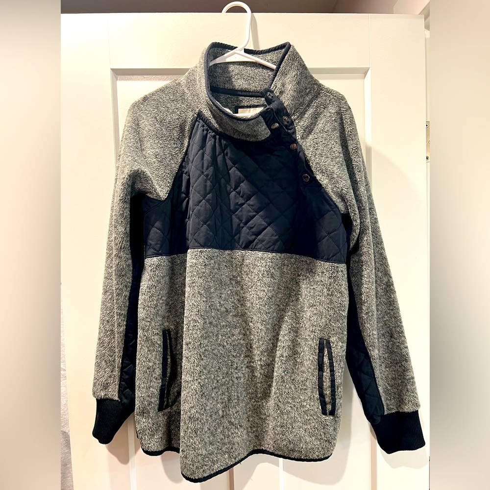 Abercrombie & Fitch, size large, snap up, asymmetrical fleece pullover, grey